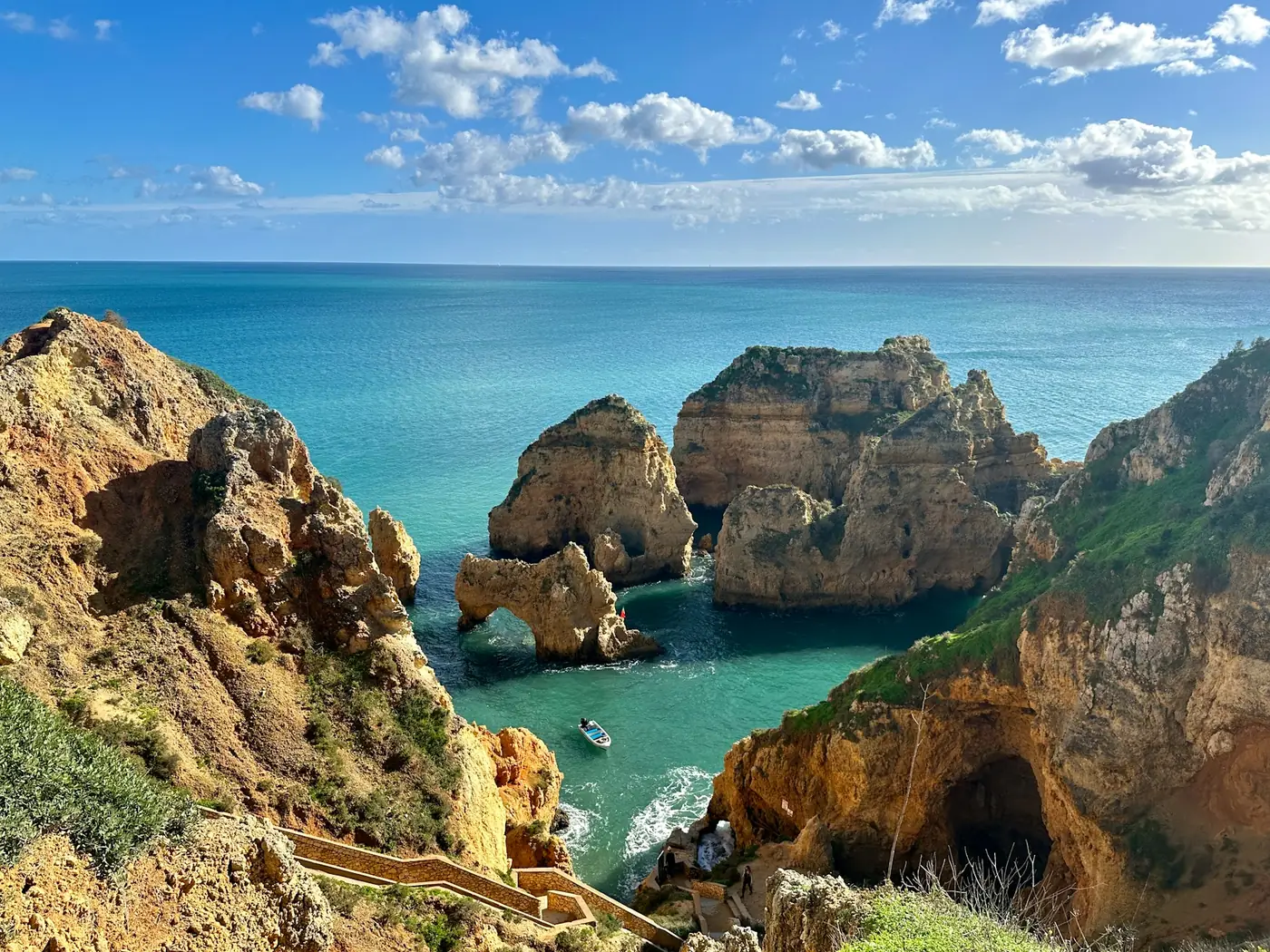Praia da Marinha aan de Portugese Algarve