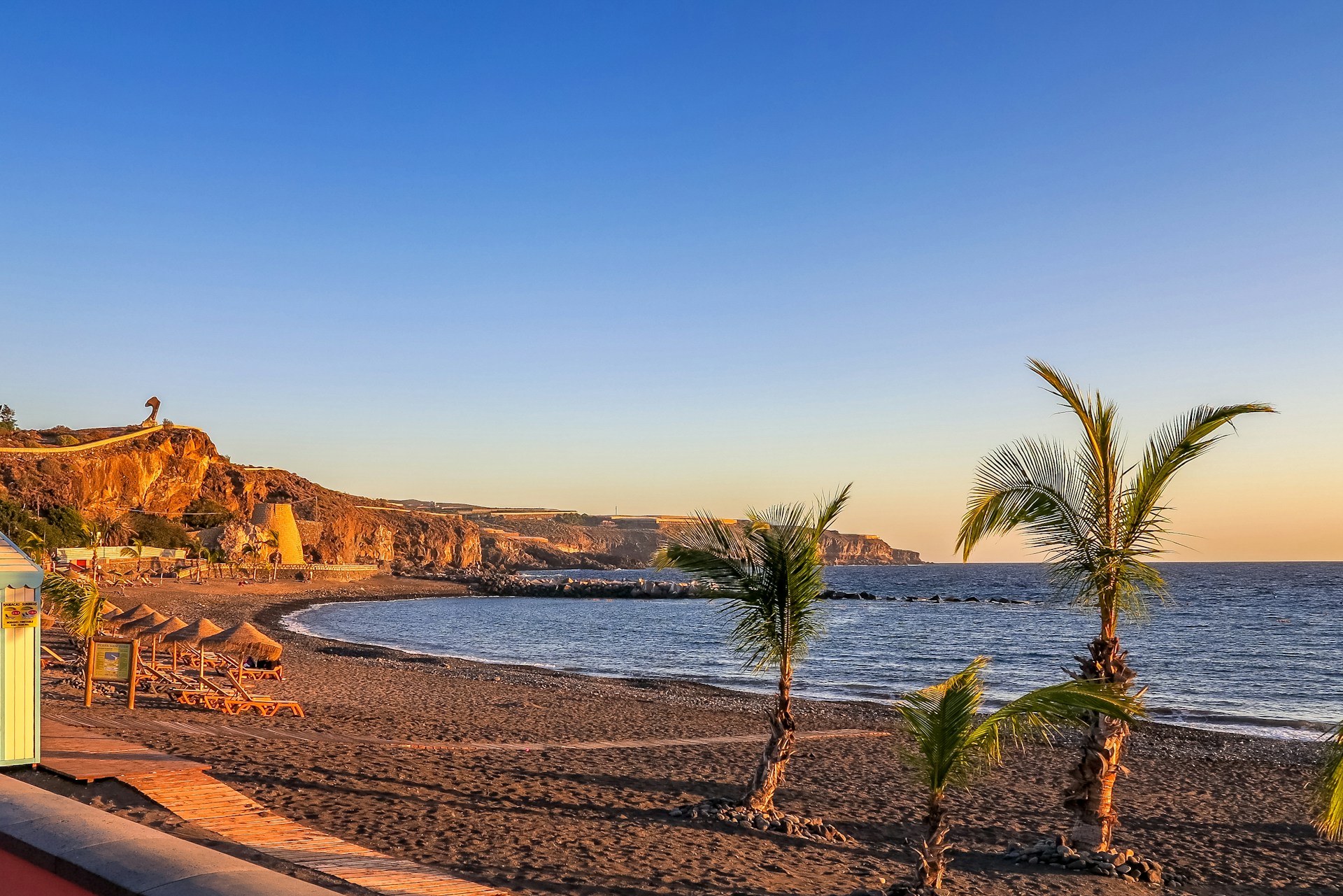 Kustlijn van Tenerife met de Teide op de achtergrond