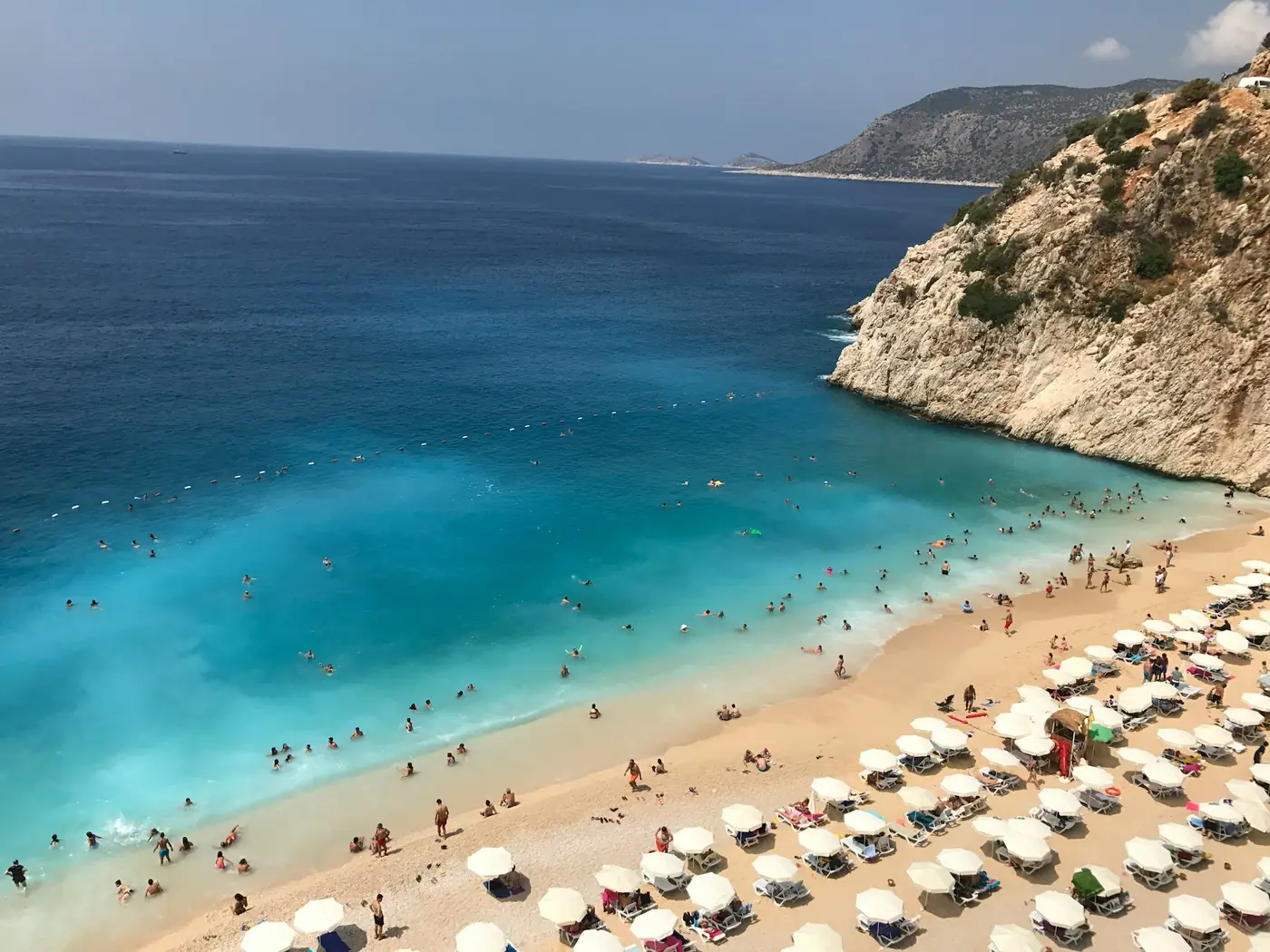 Konyaaltı-strand van Antalya aan de Turkse Rivièra